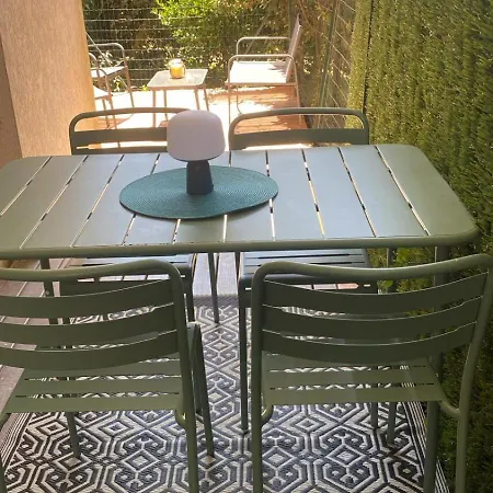 Avec Terrasse Ла-Боль-Эскублак